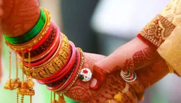 తీవ్ర విషాదం..పెళ్లైన 5 రోజులకే వరుడు మృతి తీవ్ర విషాదం..పెళ్లైన 5 రోజులకే వరుడు మృతి