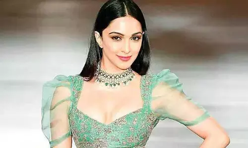 Kiara: బాలీవుడ్ అగ్ర హీరోతో కియారా స్పెషల్ సాంగ్.. నాటునాటు తరహాలో తారక్-హృతిక్ స్టెప్పులు