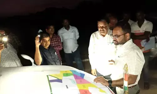 నిర్వాసితులకు ఎకరానికి ఒక గుంట ప్లాటు కేటాయింపు