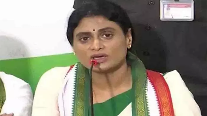 YS SHARMILA: బాబు ఏడాది పాలన అంతా 3D గ్రాఫిక్స్: వైఎస్ షర్మిల YS SHARMILA: బాబు ఏడాది పాలన అంతా 3D గ్రాఫిక్స్: వైఎస్ షర్మిల