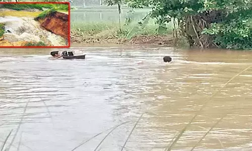 Breaking: ఏలేరు కాలువకు గండి