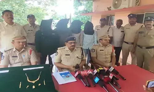 ఇళ్లలో చోరీలకు పాల్పడుతున్న దొంగలు అరెస్ట్