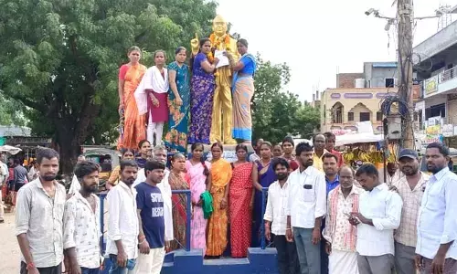 వినాయక నిమజ్జనంలో ఉద్రిక్తత