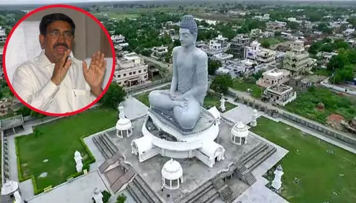 Amaravati: భారీ వరదలు.. రాజధాని అమరావతి పరిస్థితిపై మంత్రి కీలక వ్యాఖ్యలు Amaravati: భారీ వరదలు.. రాజధాని అమరావతి పరిస్థితిపై మంత్రి కీలక వ్యాఖ్యలు