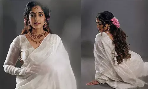 Gorgeous Reba Monica John Saree Clicks Goes Viral On Internet