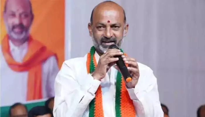 రజాకార్ల వారసులు పిడికెడు మంది! కేంద్ర సహాయ మంత్రి బండి సంజయ్ రజాకార్ల వారసులు పిడికెడు మంది! కేంద్ర సహాయ మంత్రి బండి సంజయ్