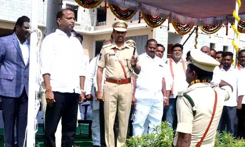 గతంలో సెస్టెంబర్ 17ను పండుగలా జరుపుకునే పరిస్థితి లేకుండె