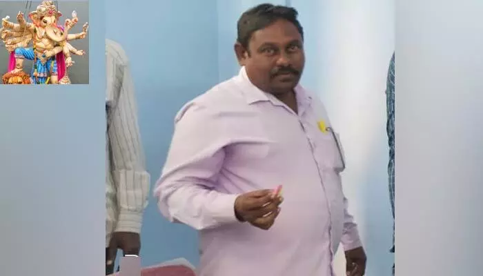 అయ్యో పాపం.. వినాయక నిమజ్జనంలో అపశృతి.. మున్సిపల్ కార్మికుడు మృతి అయ్యో పాపం.. వినాయక నిమజ్జనంలో అపశృతి.. మున్సిపల్ కార్మికుడు మృతి