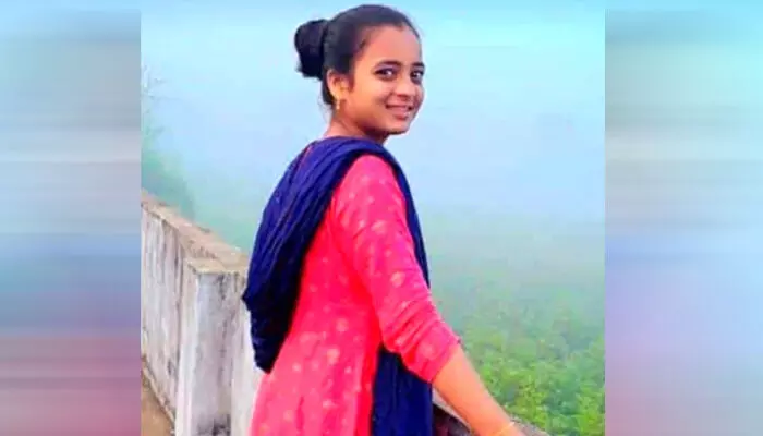 వేధింపులు తాళలేక యువతి బలవన్మరణం వేధింపులు తాళలేక యువతి బలవన్మరణం