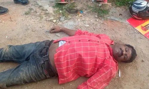నుదుటి మీద చిన్న గాయం..! మృతిపై అనుమానం..?