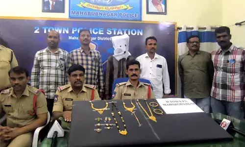 పగలు పాత సామాను సేకరణ...రాత్రి ఇళ్లలో చోరీ