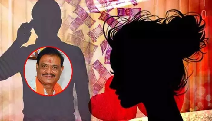 బీజేపీ ఎమ్మెల్యేపై అత్యాచారం కేసు.. రిసార్ట్స్లో అలా చేయించాడంటూ తీవ్ర ఆరోపణలు బీజేపీ ఎమ్మెల్యేపై అత్యాచారం కేసు.. రిసార్ట్స్లో అలా చేయించాడంటూ తీవ్ర ఆరోపణలు