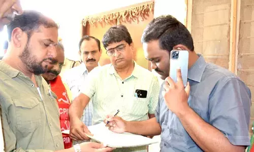 గడువులోపు ఇంటింటి సర్వే పూర్తి చేయాలి