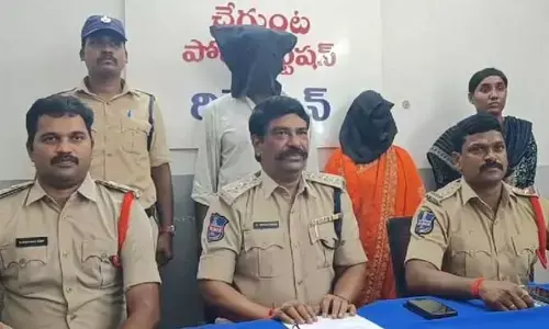 నగల కోసం వృద్ధురాలిని హత్య చేసిన దుండగులు