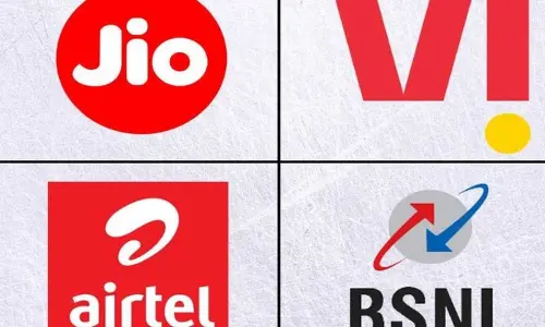 Telecom Sector: టారిఫ్ పెంపుతో భారీగా కష్టమర్లను కోల్పోయిన ప్రైవేట్ టెలికాం కంపెనీలు