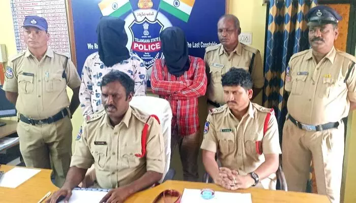 బ్యాంకు చోరీయత్నం కేసులో ఇద్దరు అరెస్ట్ బ్యాంకు చోరీయత్నం కేసులో ఇద్దరు అరెస్ట్