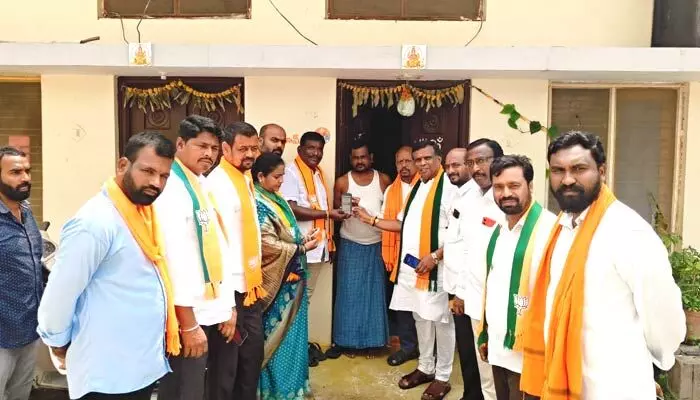 సిద్ధాంతాలు వివరించి బీజేపీ సభ్యత్వం అడగాలి సిద్ధాంతాలు వివరించి బీజేపీ సభ్యత్వం అడగాలి