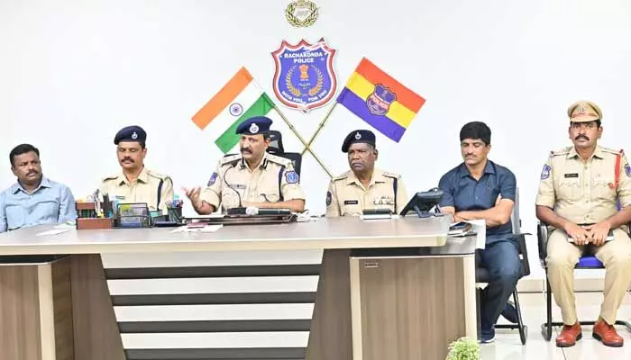 గంజాయి,హాష్ ఆయిల్ సరఫరా చేస్తున్న ముఠా అరెస్ట్.. గంజాయి,హాష్ ఆయిల్ సరఫరా చేస్తున్న ముఠా అరెస్ట్..