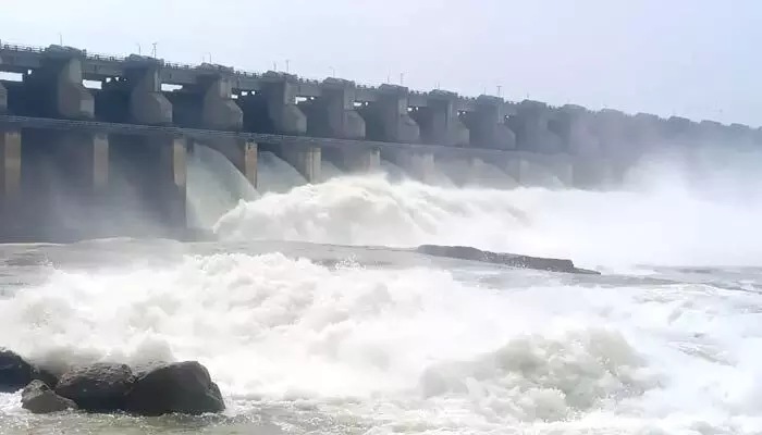 Sriram Sagar Project : శ్రీరామ్సాగర్ ప్రాజెక్టులోకి భారీ వరద Sriram Sagar Project : శ్రీరామ్సాగర్ ప్రాజెక్టులోకి భారీ వరద