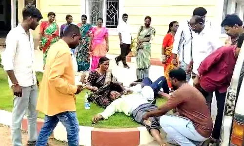 రైతులపై వెంచర్ నిర్వాహకులు దాడి
