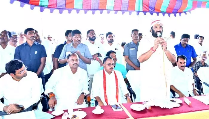 గతంలో పాలమూరు, రంగారెడ్డి ప్రాజెక్ట్ కు నీటి కేటాయింపు చేయలేదు గతంలో పాలమూరు, రంగారెడ్డి ప్రాజెక్ట్ కు నీటి కేటాయింపు చేయలేదు