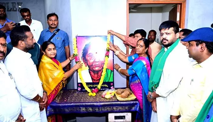 తెలంగాణ అంటేనే త్యాగధనుల చరిత్ర తెలంగాణ అంటేనే త్యాగధనుల చరిత్ర