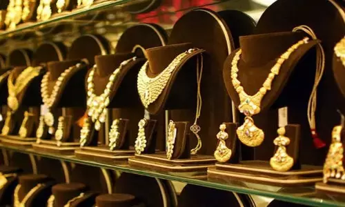 Gold Prices: పరుగులు పెడుతున్న బంగారం ధరలు