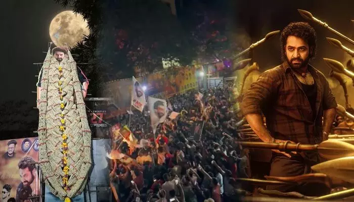 Devara: మనల్ని ఎవడ్రా ఆపేది.. ఎన్టీఆర్ ఫ్యాన్స్ ఇక్కడ.. దేశవ్యాప్తంగా ‘దేవర’ సెలబ్రేషన్స్.. Devara: మనల్ని ఎవడ్రా ఆపేది.. ఎన్టీఆర్ ఫ్యాన్స్ ఇక్కడ.. దేశవ్యాప్తంగా ‘దేవర’ సెలబ్రేషన్స్..