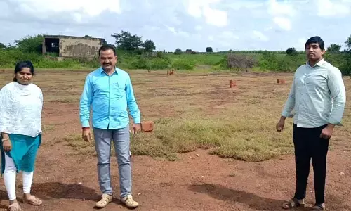 అక్రమ నిర్మాణాలపై కొరడా