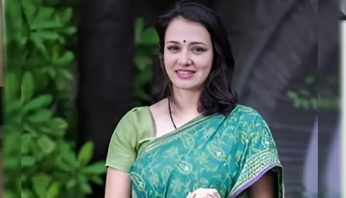 Amala: కాబోయే కోడలి గురించి తొలిసారిగా మాట్లాడిన అమల.. షాకింగ్ కామెంట్స్ వైరల్..! Amala: కాబోయే కోడలి గురించి తొలిసారిగా మాట్లాడిన అమల.. షాకింగ్ కామెంట్స్ వైరల్..!