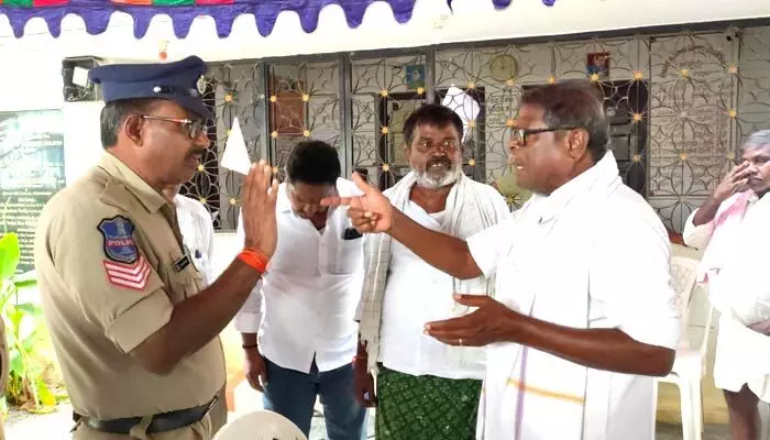 వేలం వేసిన భూమిని తీసుకోవడమే తప్పా... వేలం వేసిన భూమిని తీసుకోవడమే తప్పా...