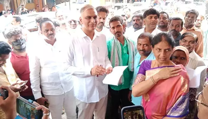 హైడ్రా వేధింపులతో ఆత్మహత్య చేసుకోవద్దు హైడ్రా వేధింపులతో ఆత్మహత్య చేసుకోవద్దు