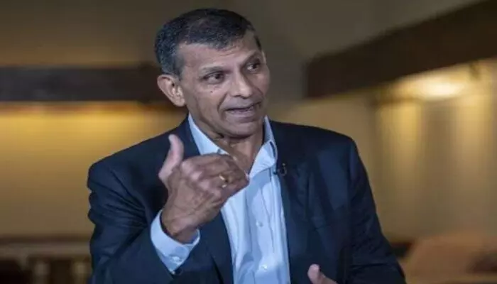 Raghuram Rajan: ఉద్యోగాల సృష్టికి శ్రమ ఆధారిత పరిశ్రమలను ప్రోత్సహించాలి: రఘురామ్ రాజన్ Raghuram Rajan: ఉద్యోగాల సృష్టికి శ్రమ ఆధారిత పరిశ్రమలను ప్రోత్సహించాలి: రఘురామ్ రాజన్
