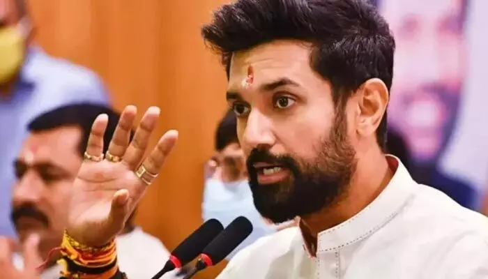 Chirag paswan: జార్ఖండ్ ఎన్నికల్లో ఒంటరిగా పోటీ.. కేంద్ర మంత్రి చిరాగ్ పాశ్వాన్ Chirag paswan: జార్ఖండ్ ఎన్నికల్లో ఒంటరిగా పోటీ.. కేంద్ర మంత్రి చిరాగ్ పాశ్వాన్