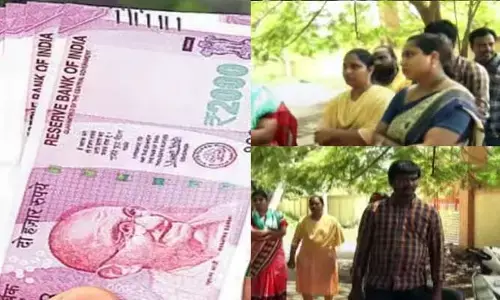 కాల్‌మనీ ఆగడాలు... ఊరు వదిలి వెళ్లిపోతున్న మహిళలు