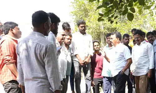 విద్యతోనే విద్యార్థులకు భవిష్యత్​