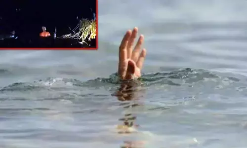 కాలువలో దిగి  రీల్స్.. ఒక్కసారిగా మునిగిపోయిన విద్యార్థి..!
