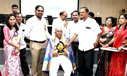 వృద్ధుల సమస్యల పరిష్కారానికి కృషి