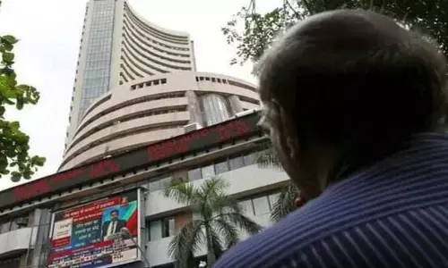 Stock Market: తీవ్ర ఒడిదుడుకుల మధ్య ఫ్లాట్‌గా ముగిసిన సూచీలు