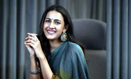 బన్నీతో లవ్ స్టోరీ, మహేశ్‌తో అలాంటి సినిమా చేస్తానంటున్న మెగా డాటర్