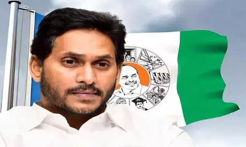 మునిగిపోతున్న వైసీపీ నావ!