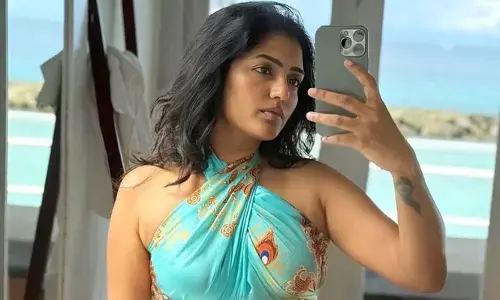 Eesha Rebba:  ఈషా రెబ్బా టెంప్టింగ్ లుక్స్