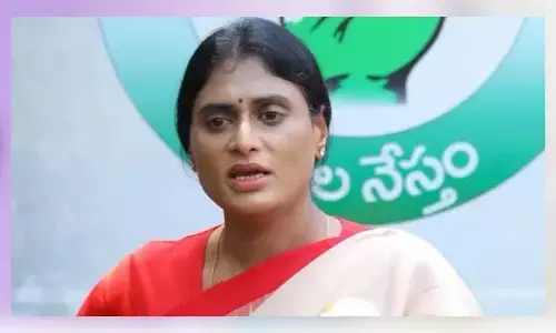 APCC: వాళ్లకు మీకు తేడా ఏంటి?.. ఏపీ కాంగ్రెస్ చీఫ్ వైఎస్ శర్మిల విమర్శలు