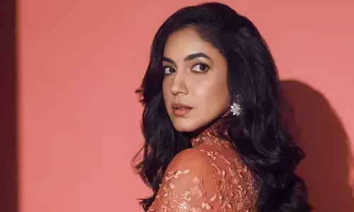 Ritu Varma :  గ్లామర్ లుక్ లో కనువిందు చేస్తున్న రీతూ వర్మ