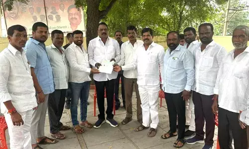 పేద‌లకు సీఎం రిలీఫ్ ఫండ్‌ వ‌రం