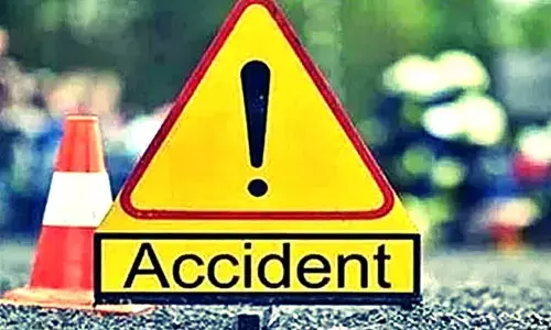 బైకు అదుపుతప్పి కిందపడి యువకుడు దుర్మరణం