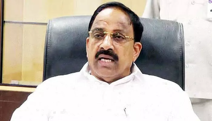 Minister Tummala:జిన్నింగ్ మిల్లులను ఆకస్మిక తనిఖీలు చేయాలి.. అధికారులను ఆదేశించిన మంత్రి తుమ్మల Minister Tummala:జిన్నింగ్ మిల్లులను ఆకస్మిక తనిఖీలు చేయాలి.. అధికారులను ఆదేశించిన మంత్రి తుమ్మల