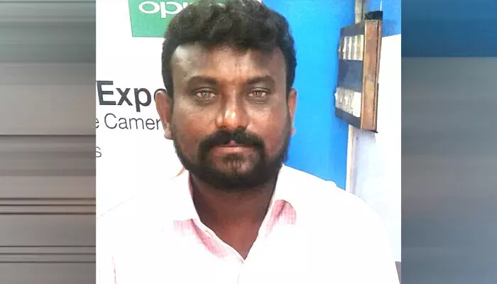 ఆర్థిక ఇబ్బందులతో వ్యక్తి ఆత్మహత్య ఆర్థిక ఇబ్బందులతో వ్యక్తి ఆత్మహత్య