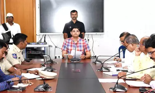 అధికారికంగా బతుకమ్మ వేడుకలు నిర్వహించాలి