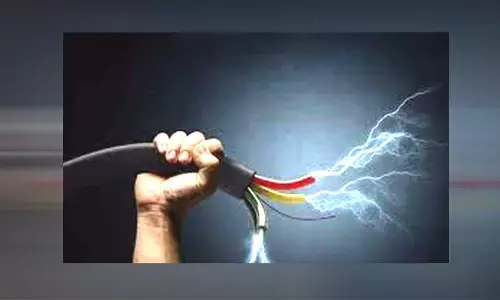 విద్యుదాఘాతంతో యువకుడు మృతి